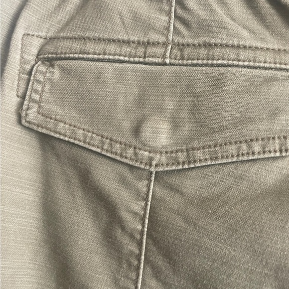 Lands End high rise straight leg army green cargo jogger pants size 12 - Picture 4 of 10